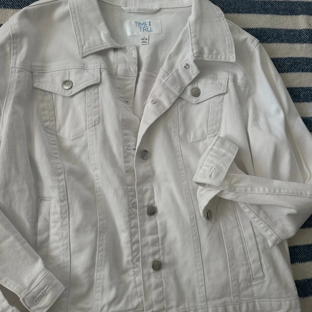 Time and Tru white Denim Jacket - Picture 3 of 3